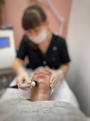 Комплексный уход: сияющая кожа лица и подтянутая фигура со скидкой до 69%